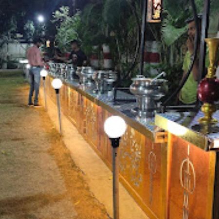 Hotel Blue Paradise Chandrapur Exterior foto