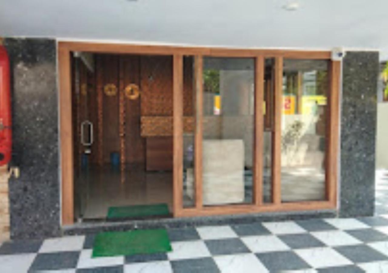Hotel Blue Paradise Chandrapur Exterior foto