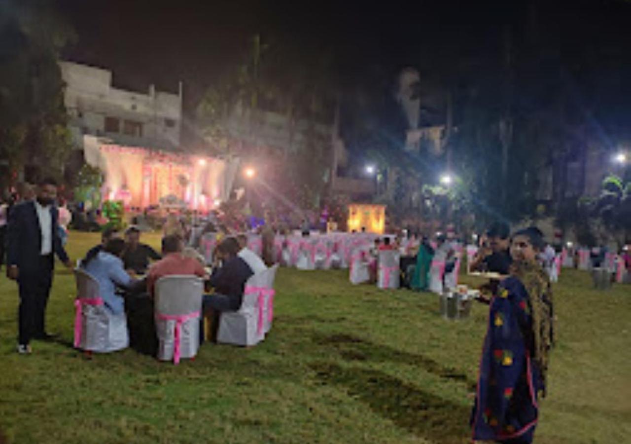 Hotel Blue Paradise Chandrapur Exterior foto